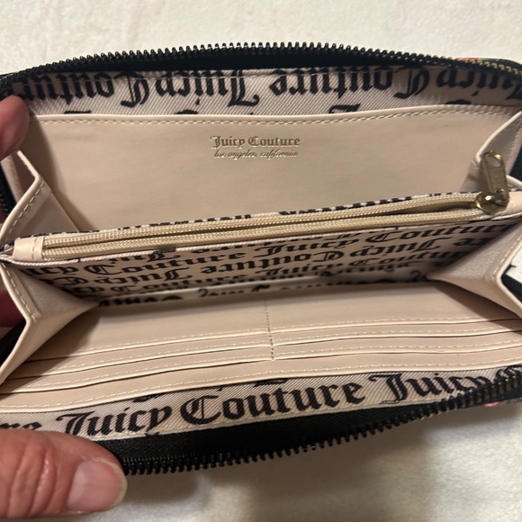 Juicy Couture Wallet with Red Roses - Picture 4 of 8
